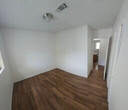 221 Edison Drive in Pensacola, FL - Building Photo - Building Photo