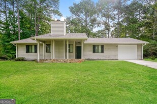 2140 Teri Ln SE in Conyers, GA - Building Photo