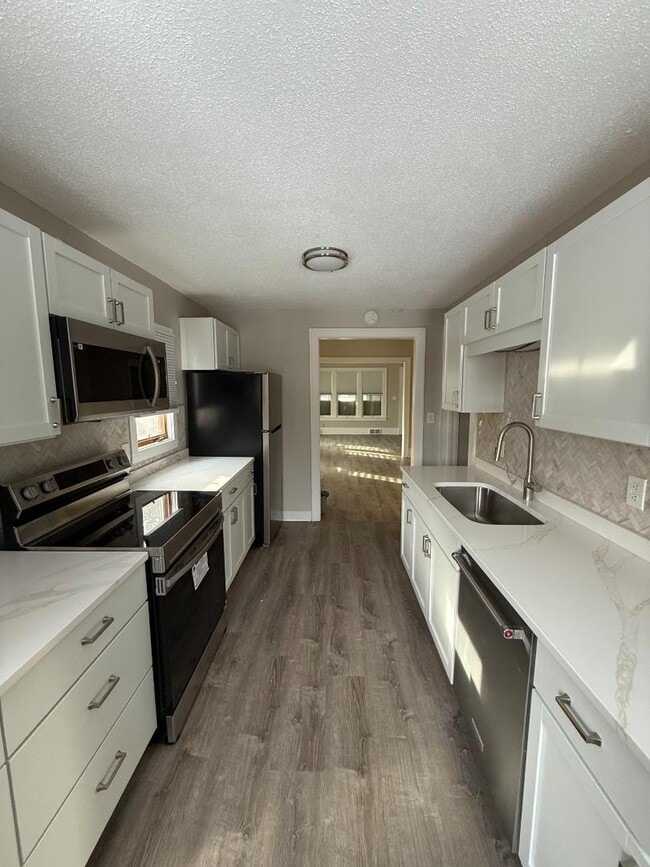 property at 3553 Dupont Ave S