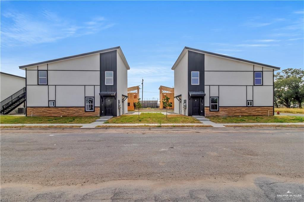 901 Pleasantview Dr in Weslaco, TX - Building Photo