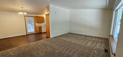 1509 SW G St in Grants Pass, OR - Building Photo - Building Photo