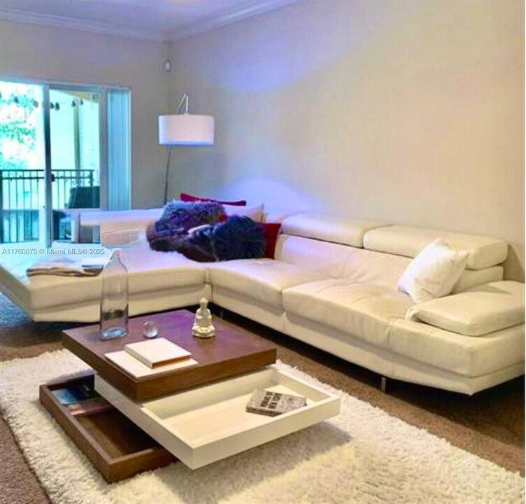 100 SW 117th Terrace in Pembroke Pines, FL - Foto de edificio