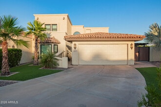 4655 E Monte Way in Phoenix, AZ - Building Photo - Building Photo
