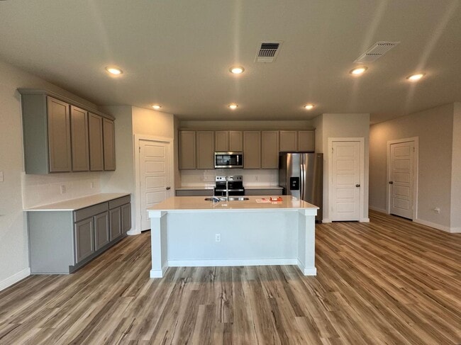 5935 W Hausman Rd