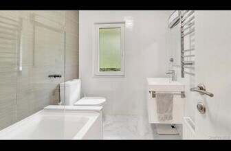 143 Hallock St in Riverhead, NY - Building Photo - Building Photo