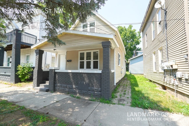 property at 509 Crosby St NW