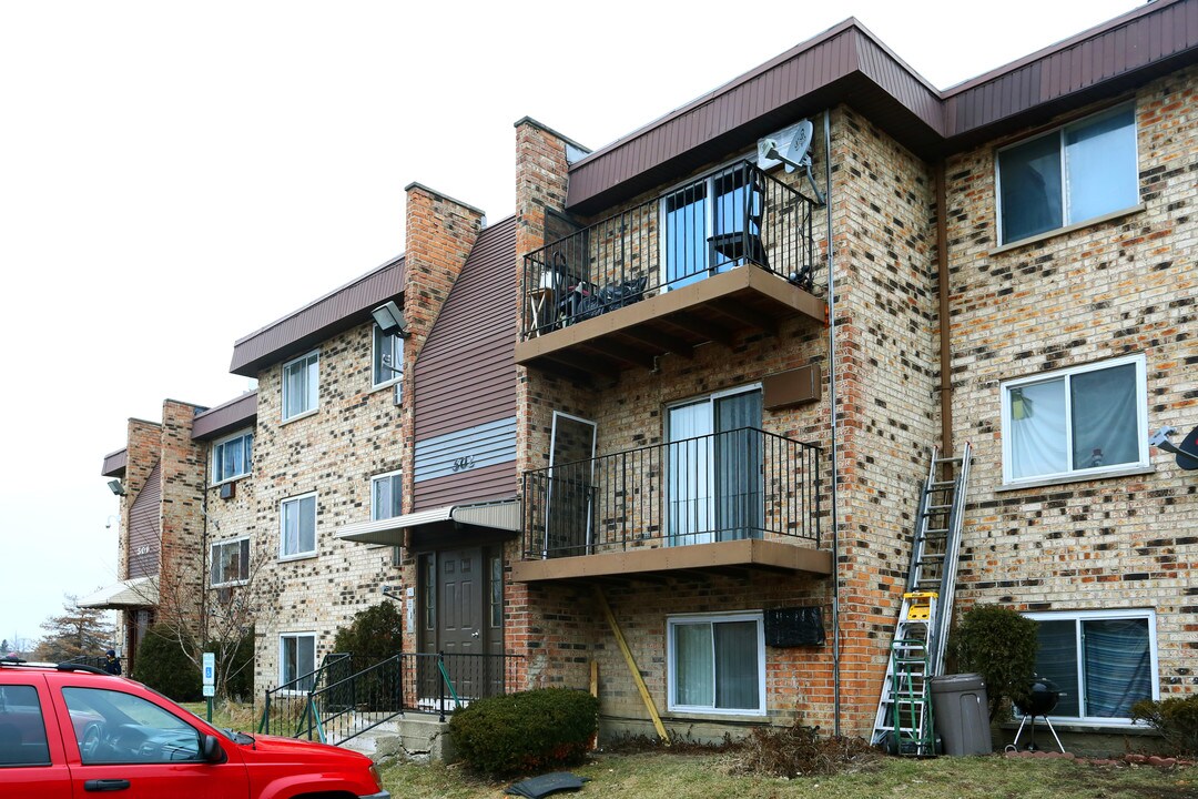 502 Love Dr in Prospect Heights, IL - Building Photo