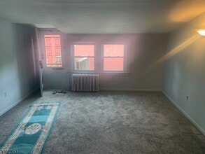 29 Leonard St in North Haledon, NJ - Building Photo - Building Photo