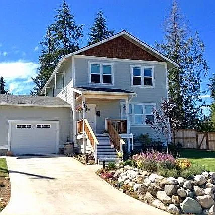 property at 747 Heritage Ct