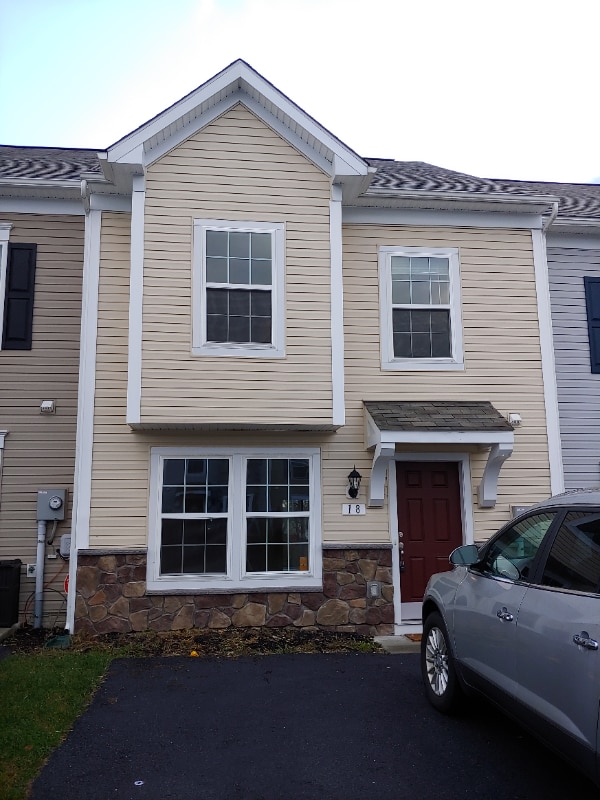 18 Teakwood Dr