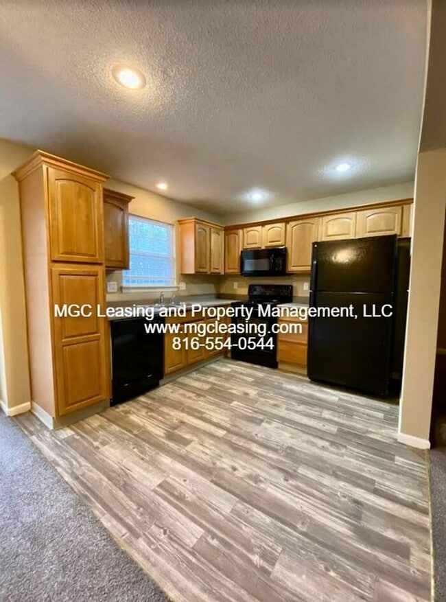 10602 E 46th St in Kansas City, MO - Building Photo - Building Photo