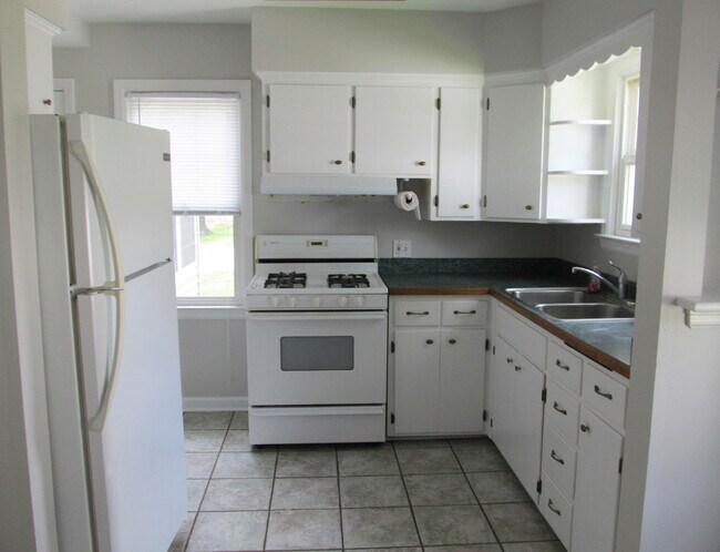 1324 Waverly Dr in Kalamazoo, MI - Building Photo - Building Photo