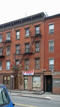 70 Greenpoint Ave in Brooklyn, NY - Building Photo - Building Photo
