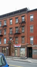 70 Greenpoint Ave in Brooklyn, NY - Building Photo - Building Photo