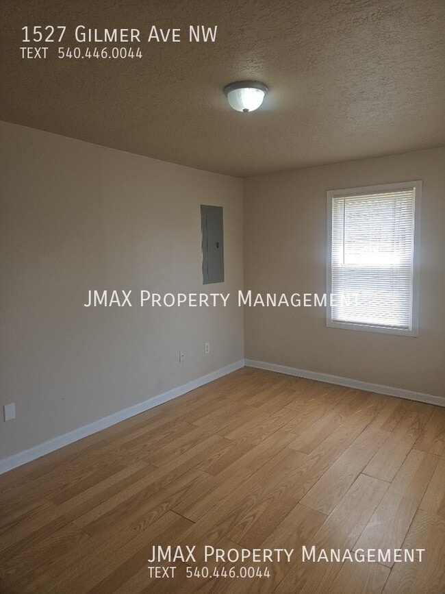 1527 Gilmer Ave NW in Roanoke, VA - Foto de edificio - Building Photo