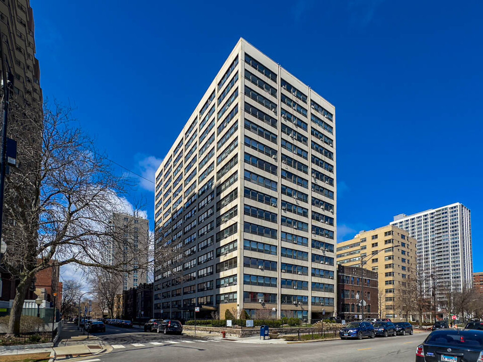 4180 N Marine Dr in Chicago, IL - Building Photo