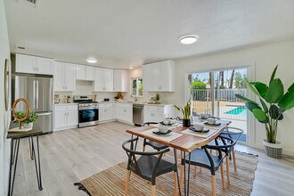 74398 Myrsine Ave in Palm Desert, CA - Building Photo - Building Photo