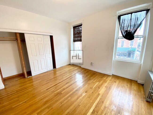 500 Grand St-Unit -2ND FLOOR in New York, NY - Building Photo - Building Photo