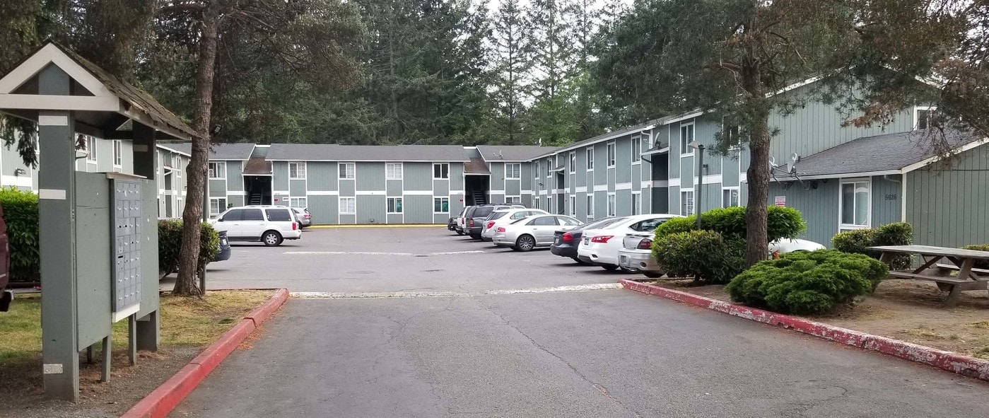Pine Ridge Apartments in Lakewood, WA - Foto de edificio