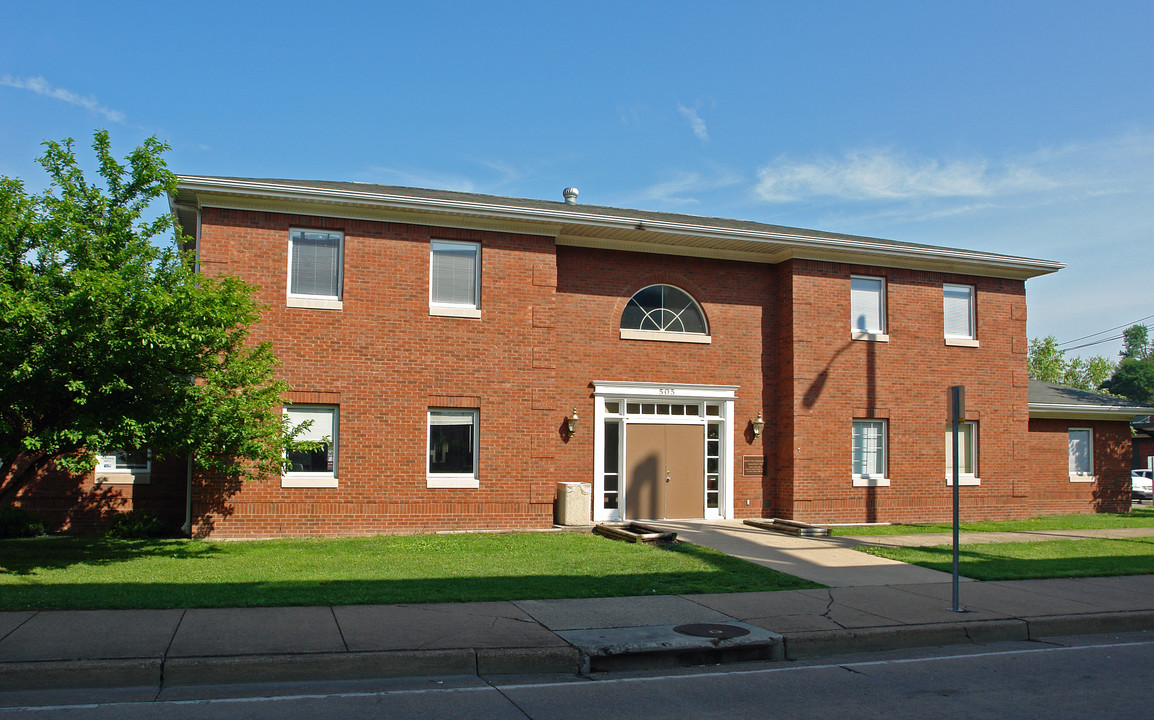 505 Leon Sullivan Way in Charleston, WV - Building Photo