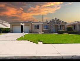 5742 Spice St in Lancaster, CA - Building Photo