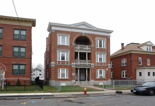 21 Edgewood St in Hartford, CT - Building Photo - Building Photo