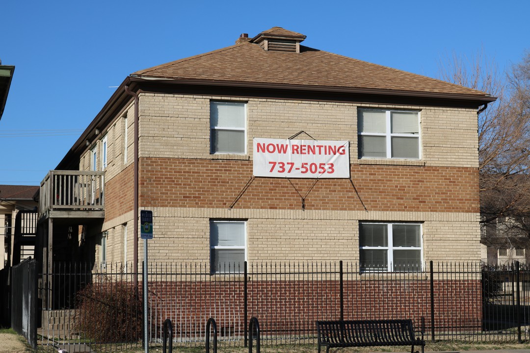 907 N Broadway St in Wichita, KS - Building Photo