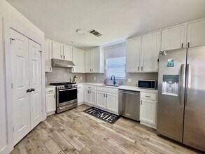 1404 Laguna Cove in Hutto, TX - Building Photo - Building Photo