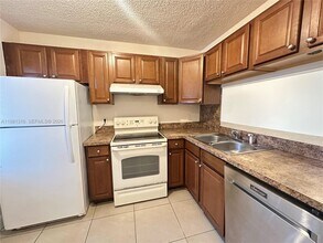 11561 NW 36th St in Coral Springs, FL - Building Photo - Building Photo