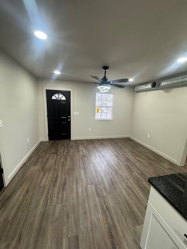 1949 Jefferson Ave in Memphis, TN - Building Photo - Building Photo