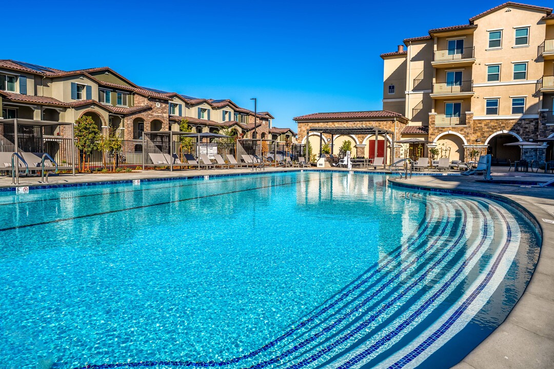 Park West in Roseville, CA - Foto de edificio