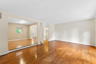 12081 Edgemere Cir in Reston, VA - Building Photo - Building Photo