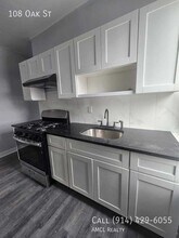 108 Oak St in Yonkers, NY - Building Photo - Building Photo