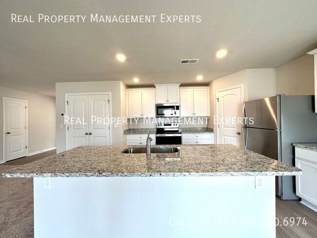 512 Hawley St in Charlotte, NC - Building Photo - Building Photo