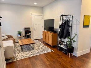 1207 14th St in Anacortes, WA - Building Photo - Building Photo