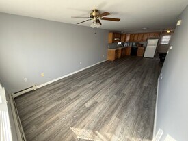 570 Montgomery St in Manchester, NH - Building Photo