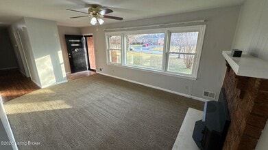 6001 Applegate Ln in Louisville, KY - Building Photo - Building Photo