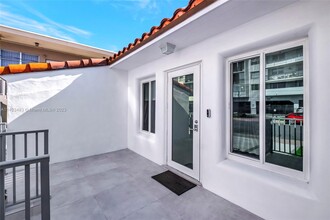 7825 Byron Ave in Miami Beach, FL - Building Photo - Building Photo