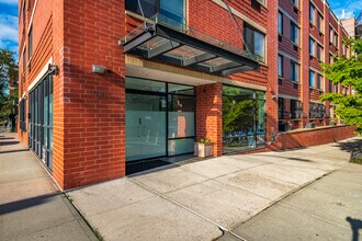 100 Congress St in Brooklyn, NY - Foto de edificio - Building Photo