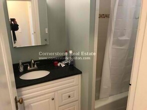 1264 Cambridge St, Unit 3B in Cambridge, MA - Foto de edificio - Building Photo