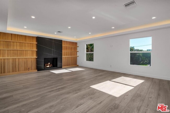 9345 W Olympic Blvd in Beverly Hills, CA - Building Photo - Building Photo