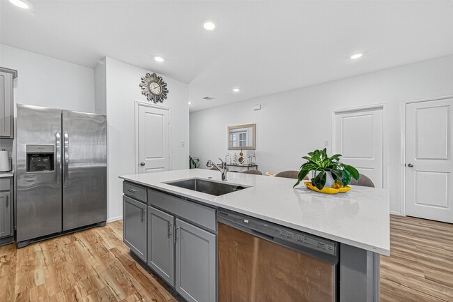 property at 27222 Woodridge Gln Dr