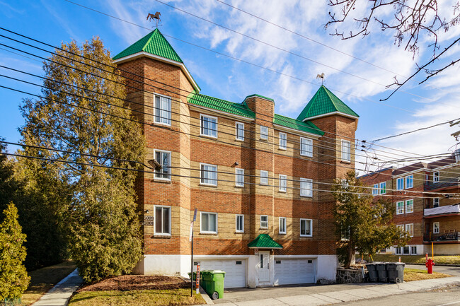 5009 Clanranald Av in Montréal, QC - Building Photo - Building Photo