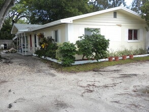 524 Florida Ave in Clearwater, FL - Foto de edificio - Building Photo