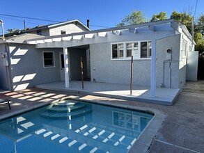 3968 Sequoia St in San Diego, CA - Foto de edificio - Building Photo