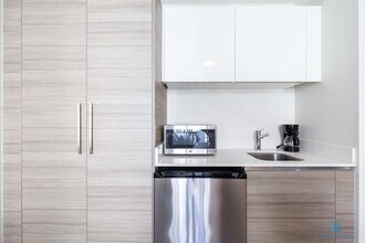 777 N Ocean Dr in Hollywood, FL - Building Photo - Building Photo