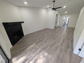 1601 Faro Dr in Austin, TX - Building Photo - Building Photo