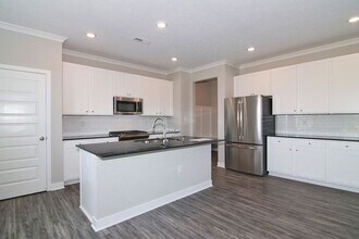 20072 Fenside Xing in Westfield, IN - Building Photo - Building Photo