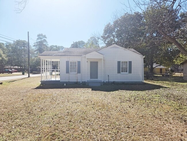 1200 W Lincoln Ave in Albany, GA - Building Photo - Building Photo