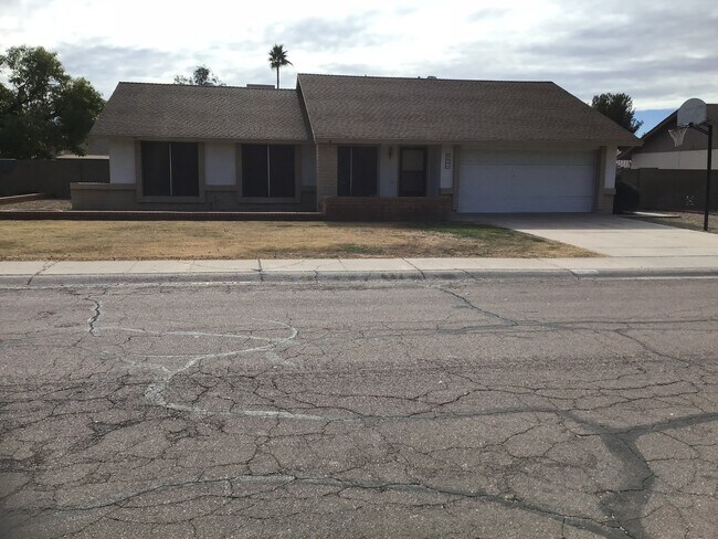property at 3841 W Bluefield Ave